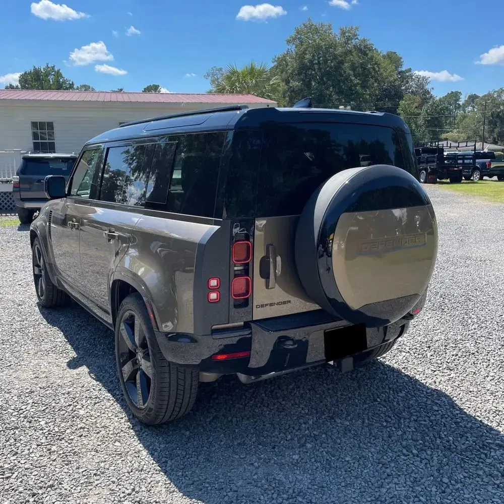 2025 Land Rover Defender 110 X-Dyn SE P400