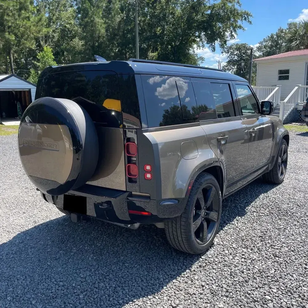 2025 Land Rover Defender 110 X-Dyn SE P400