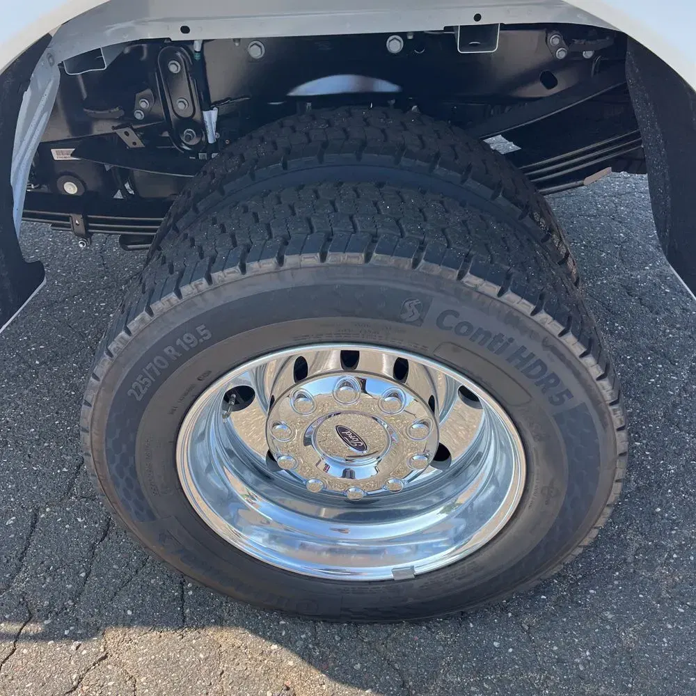 2025 Ford F-450 Super Duty Platinum