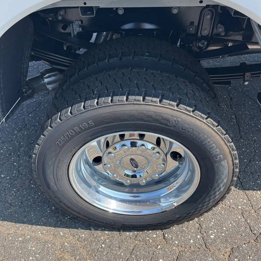 2025 Ford F-450 Super Duty Platinum