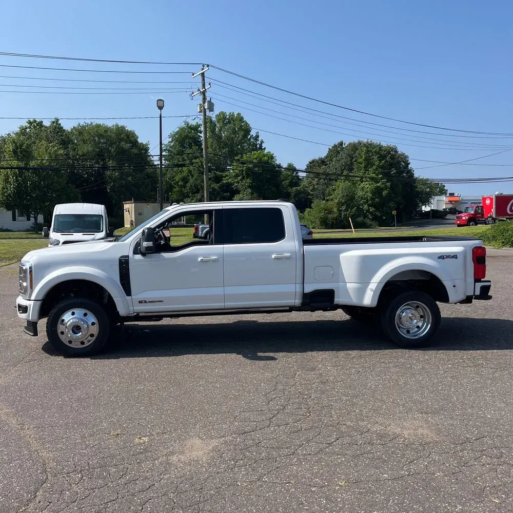 2025 Ford F-450 Super Duty Platinum