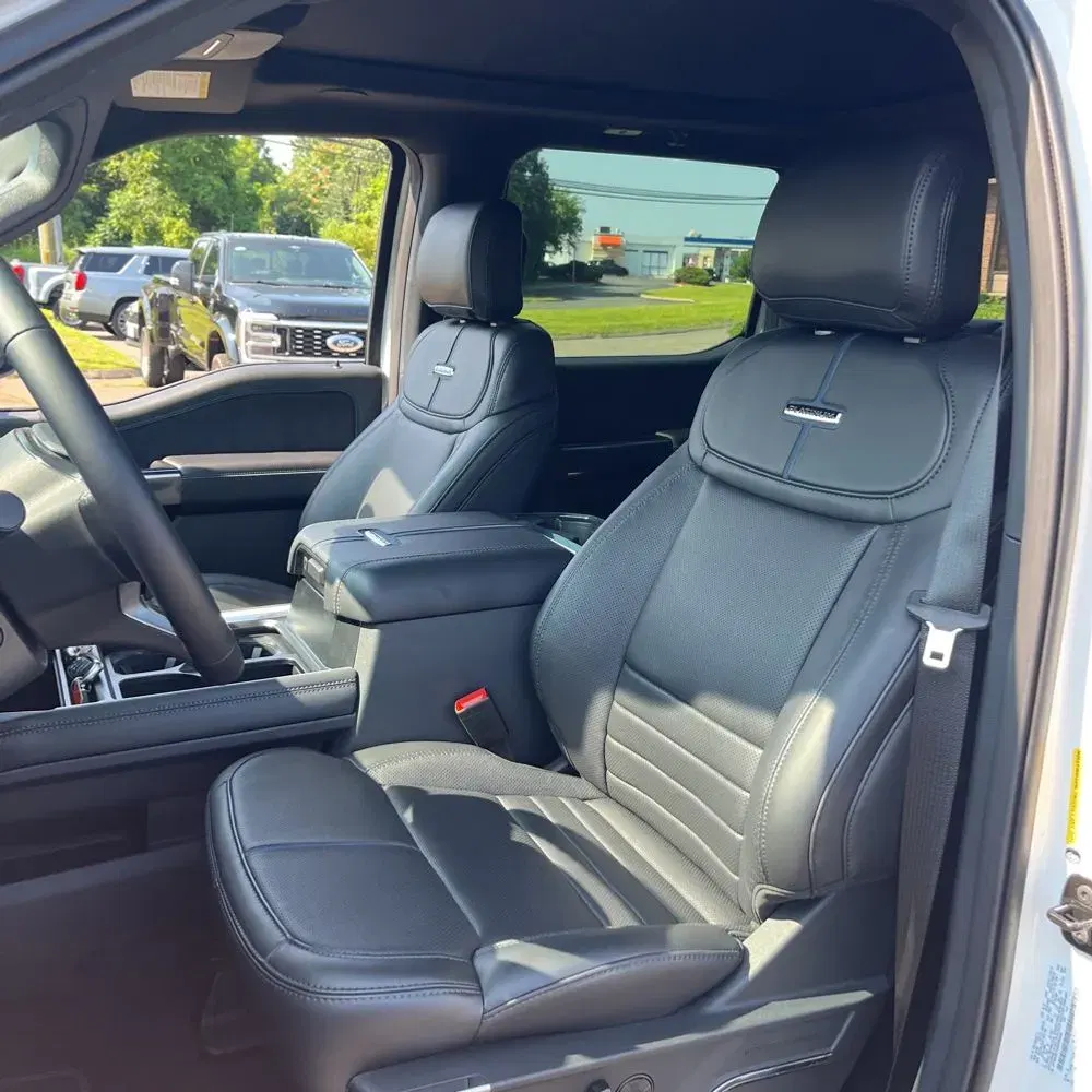 2025 Ford F-450 Super Duty Platinum