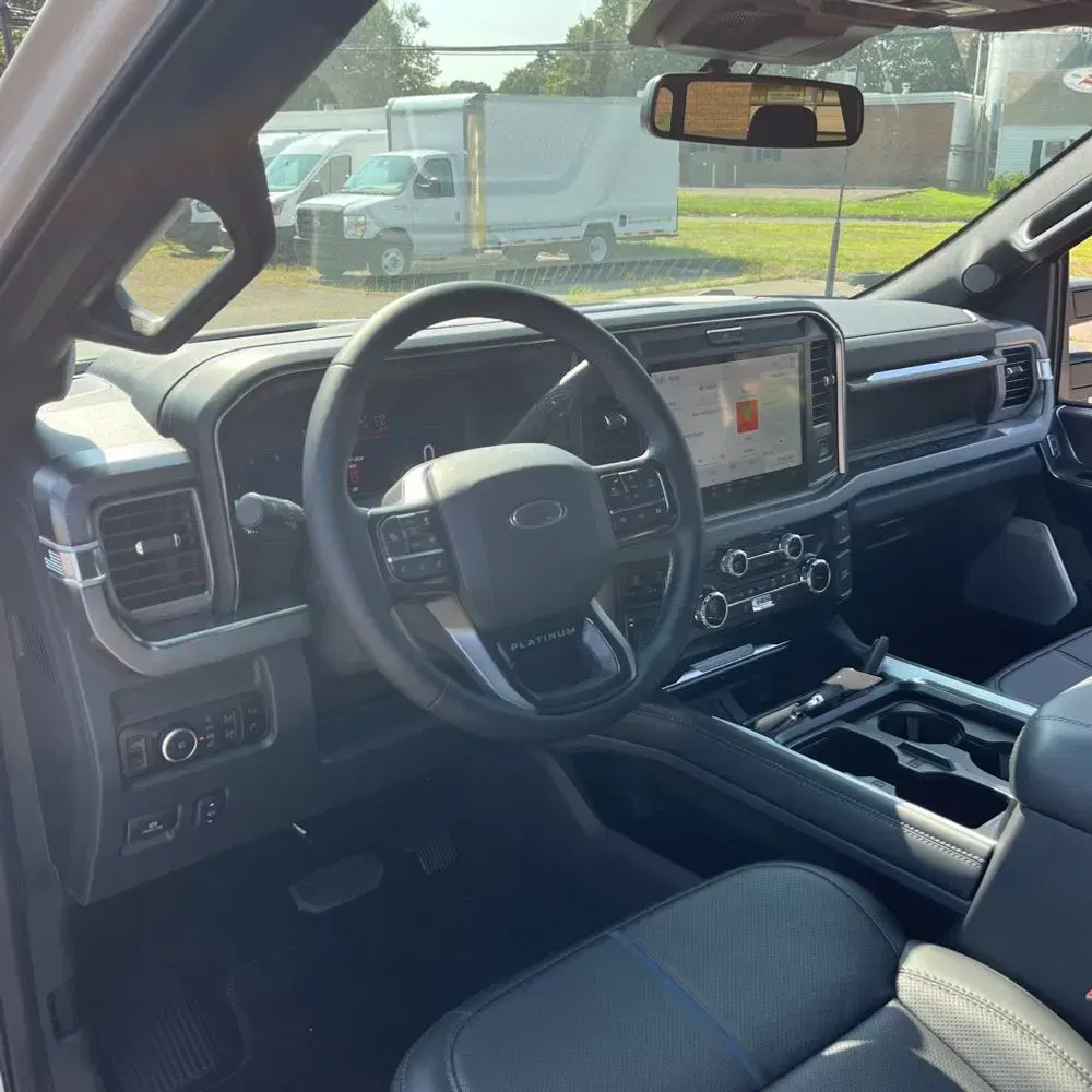 2025 Ford F-450 Super Duty Platinum