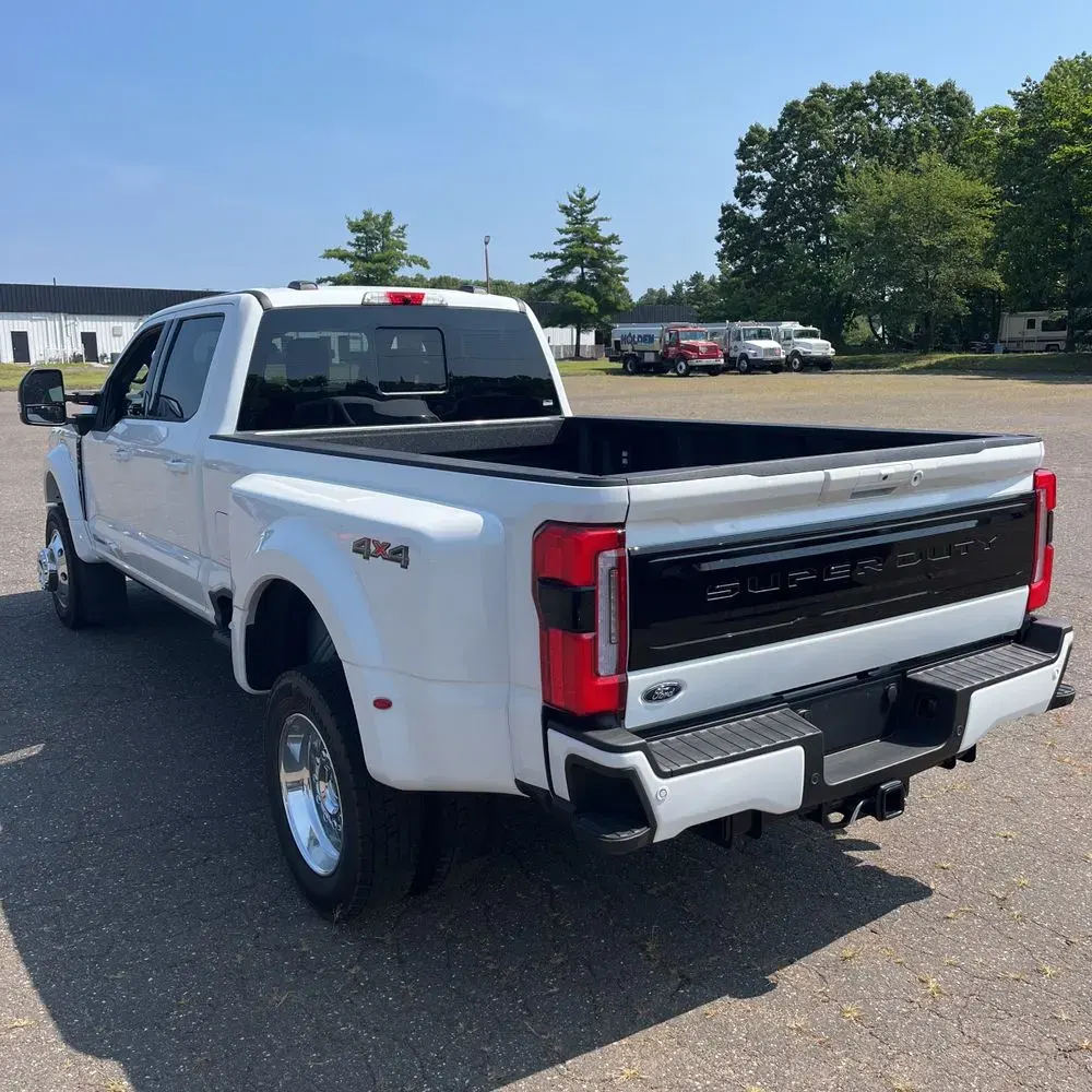 2025 Ford F-450 Super Duty Platinum