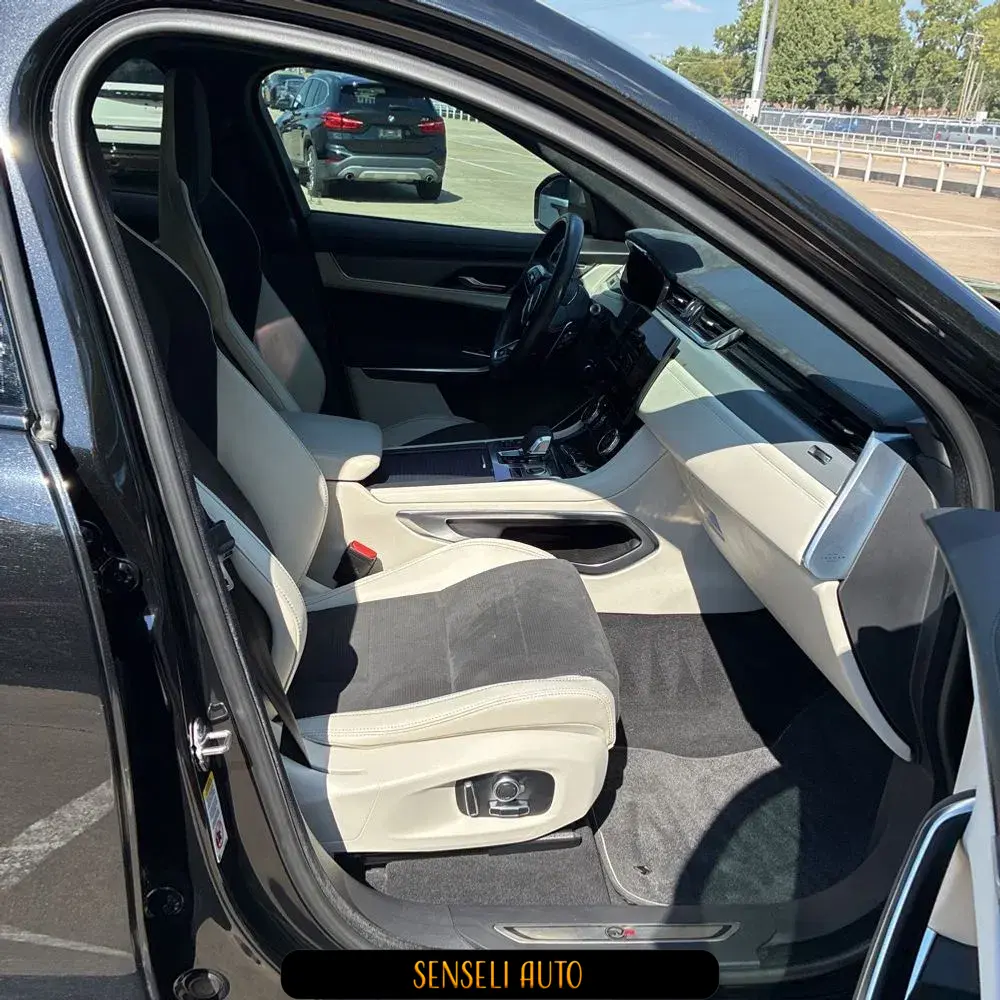 2022 Jaguar F-Pace SVR