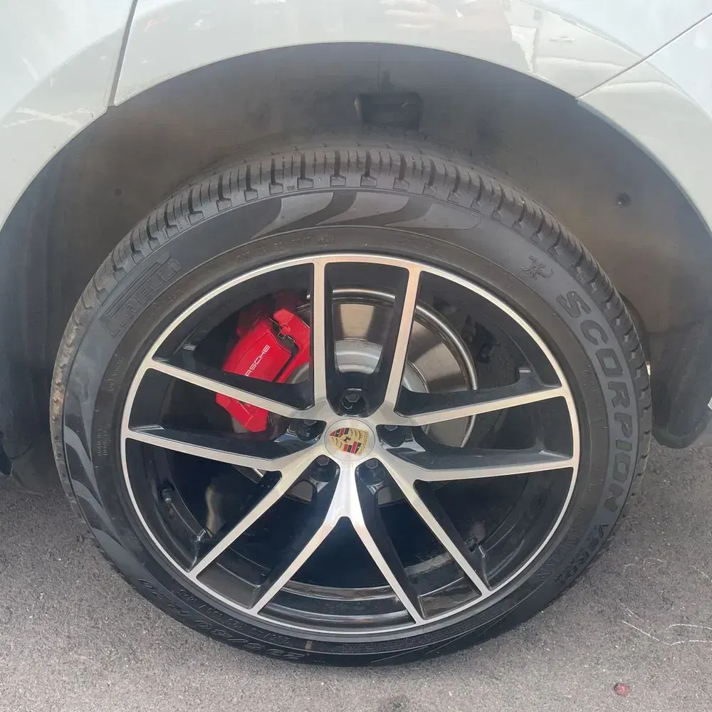 2023 Porsche Macan S