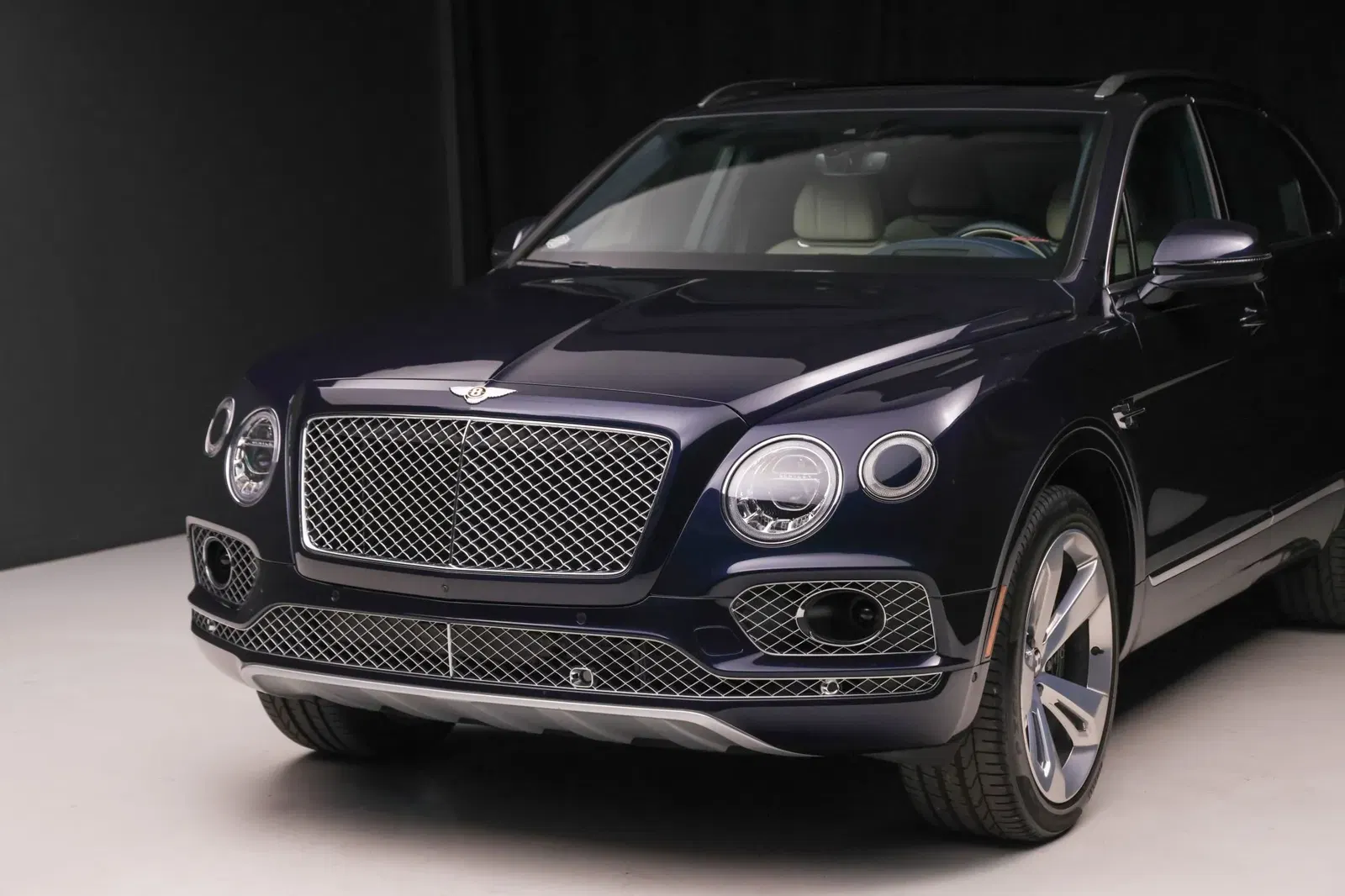 10k-Mile 2019 Bentley Bentayga V8