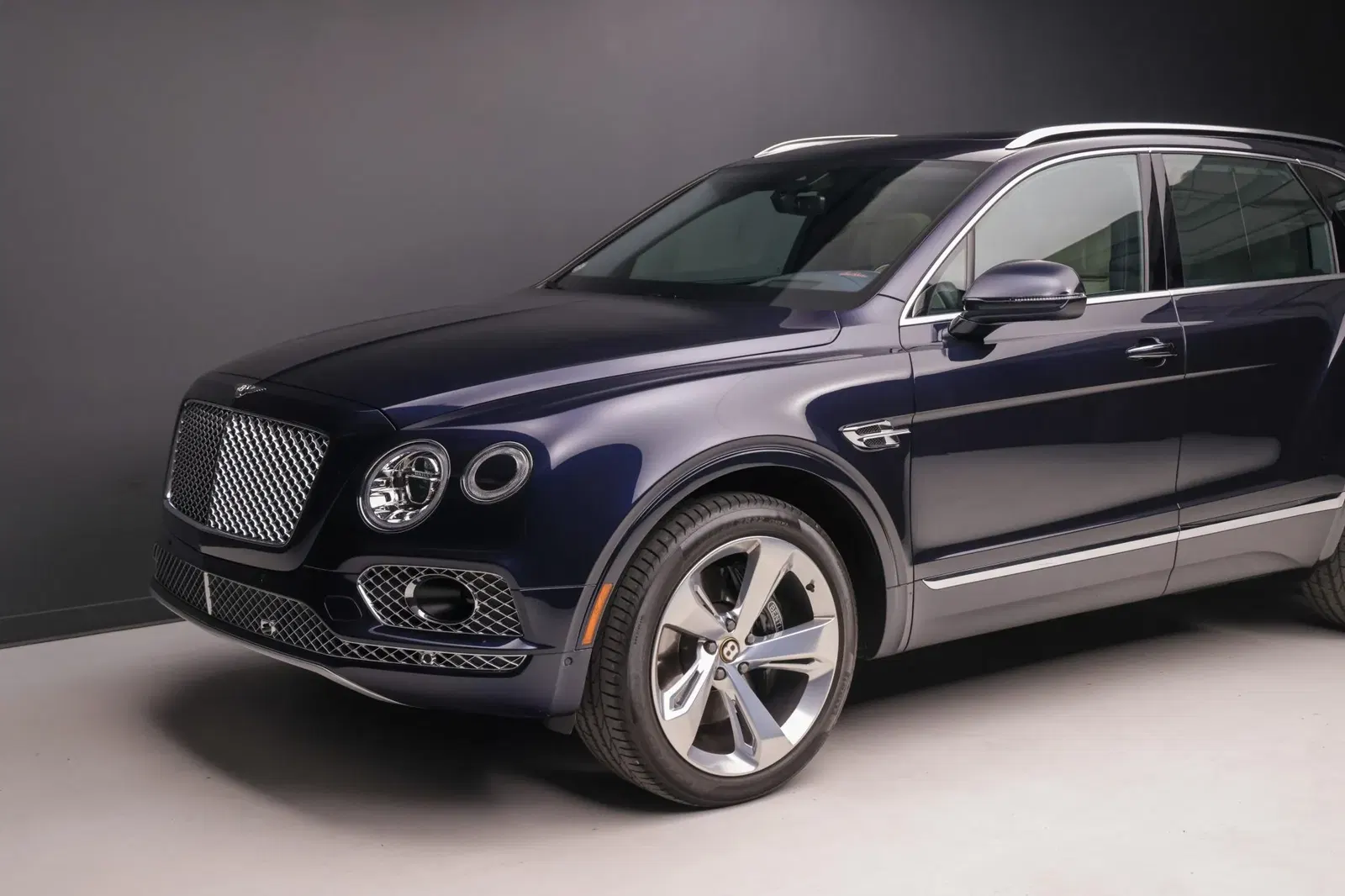 10k-Mile 2019 Bentley Bentayga V8