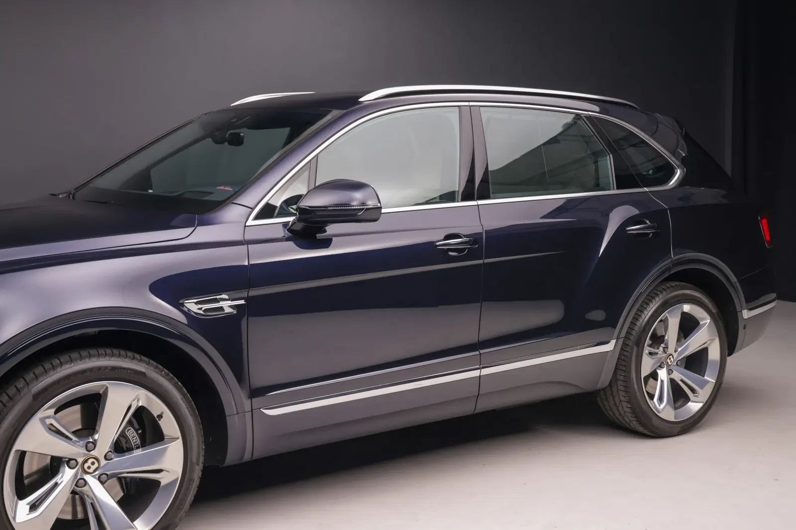10k-Mile 2019 Bentley Bentayga V8