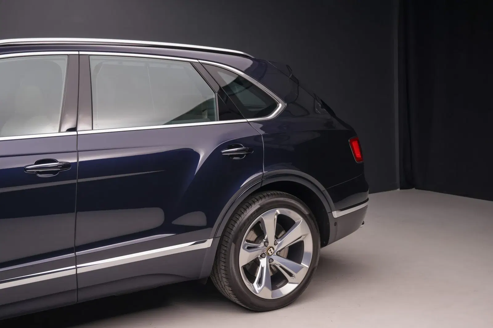 10k-Mile 2019 Bentley Bentayga V8