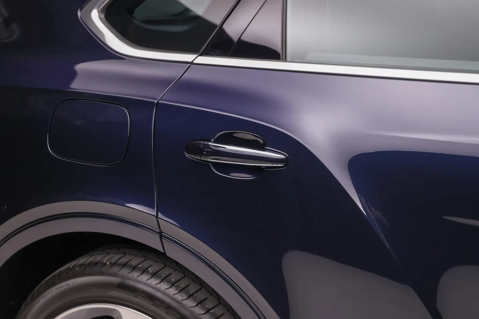 10k-Mile 2019 Bentley Bentayga V8
