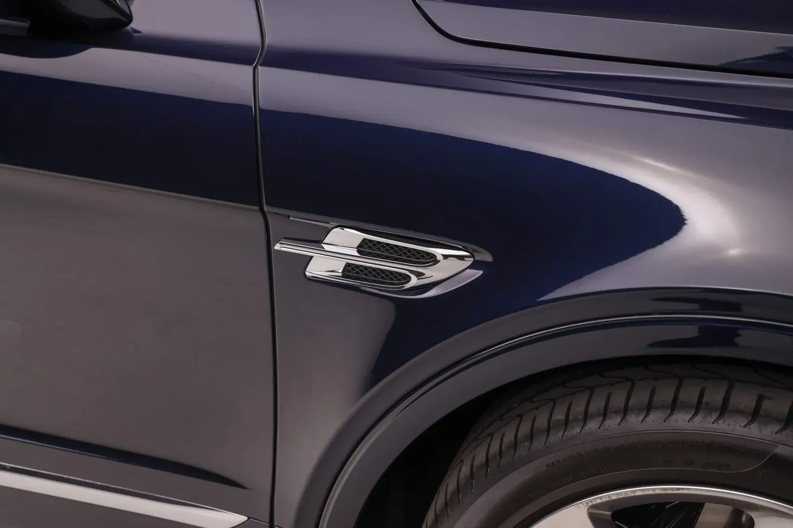 10k-Mile 2019 Bentley Bentayga V8