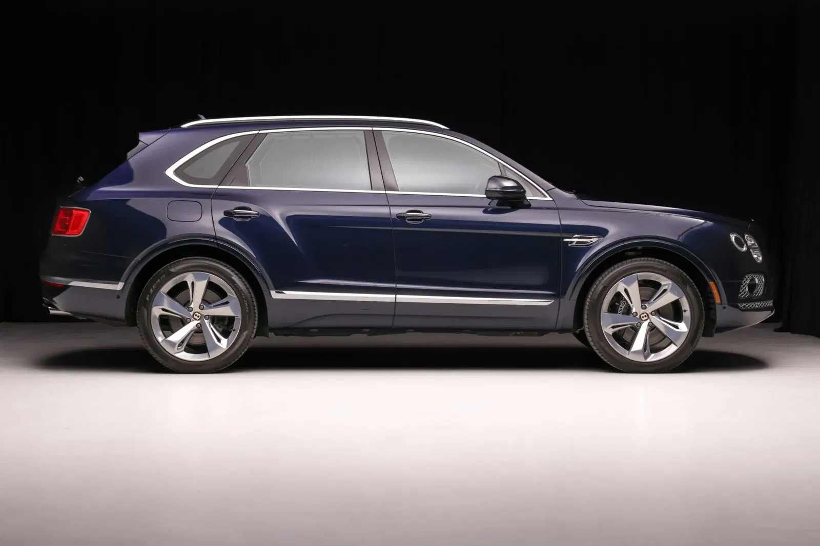 10k-Mile 2019 Bentley Bentayga V8