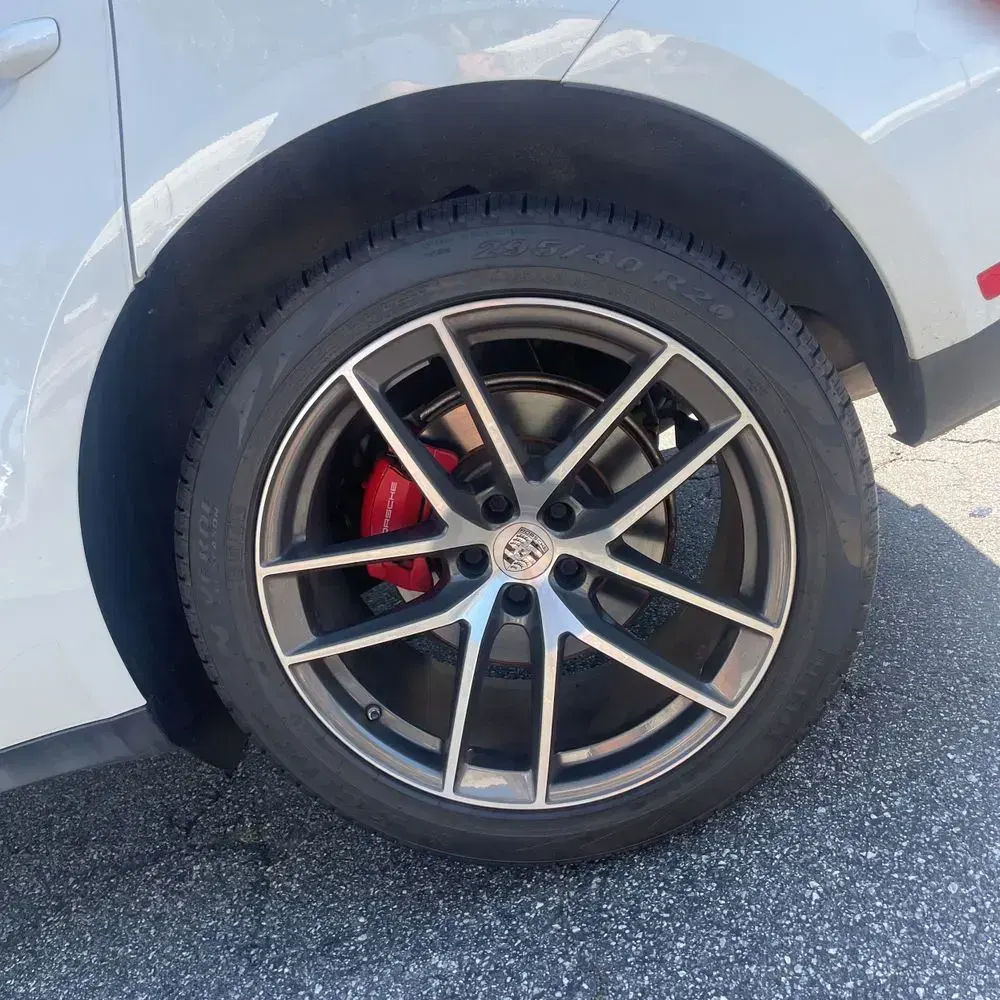 2022 Porsche Macan S
