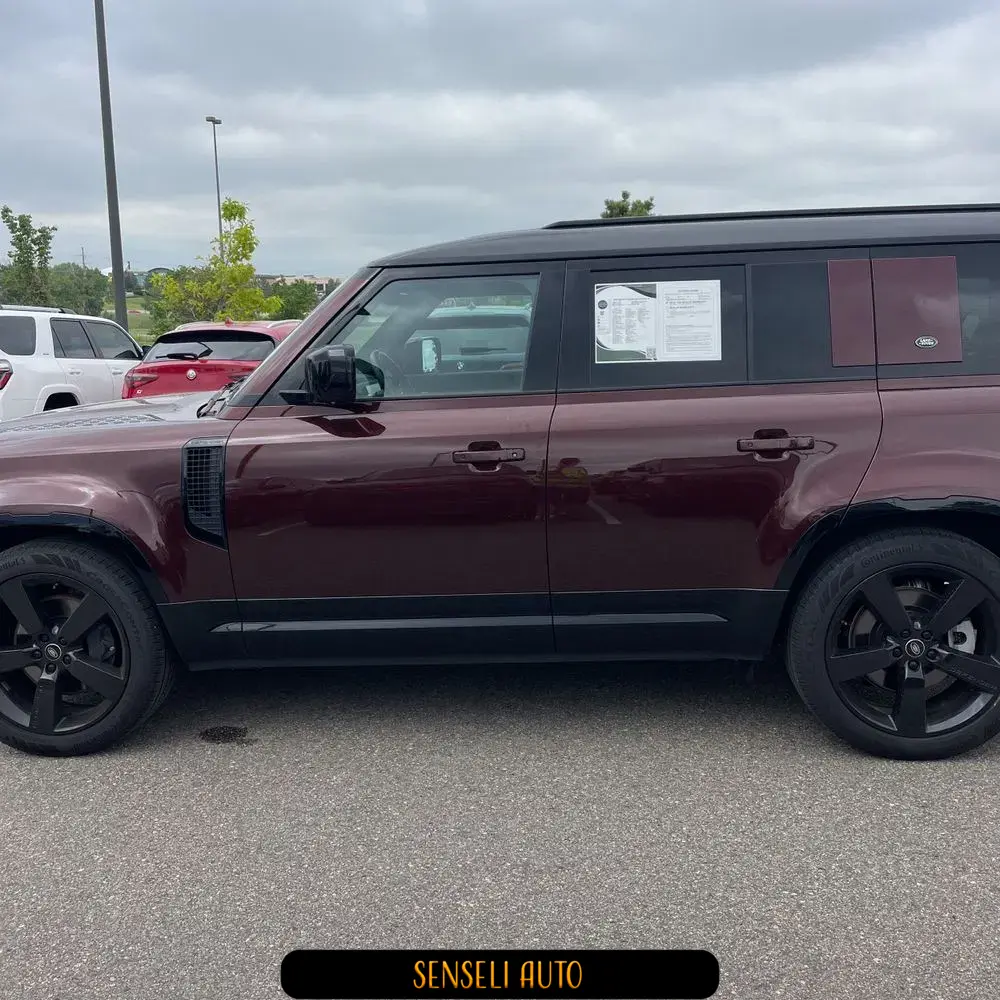 2023 Land Rover Defender 130 X-Dynamic SE