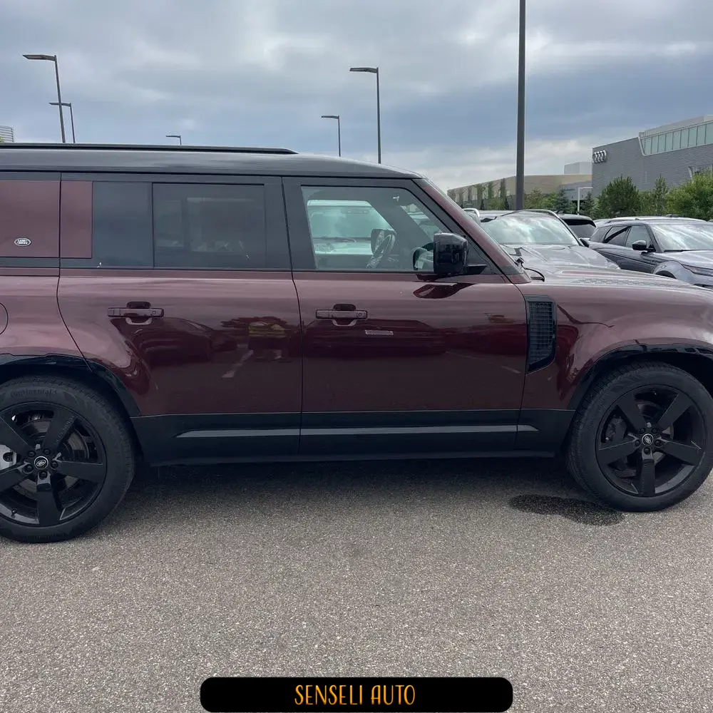 2023 Land Rover Defender 130 X-Dynamic SE