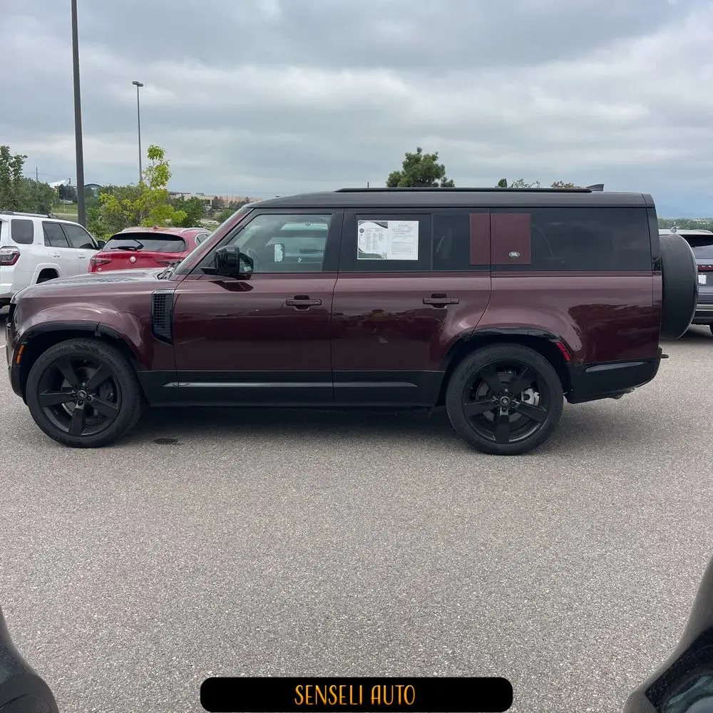 2023 Land Rover Defender 130 X-Dynamic SE