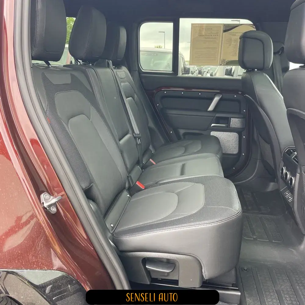 2023 Land Rover Defender 130 X-Dynamic SE
