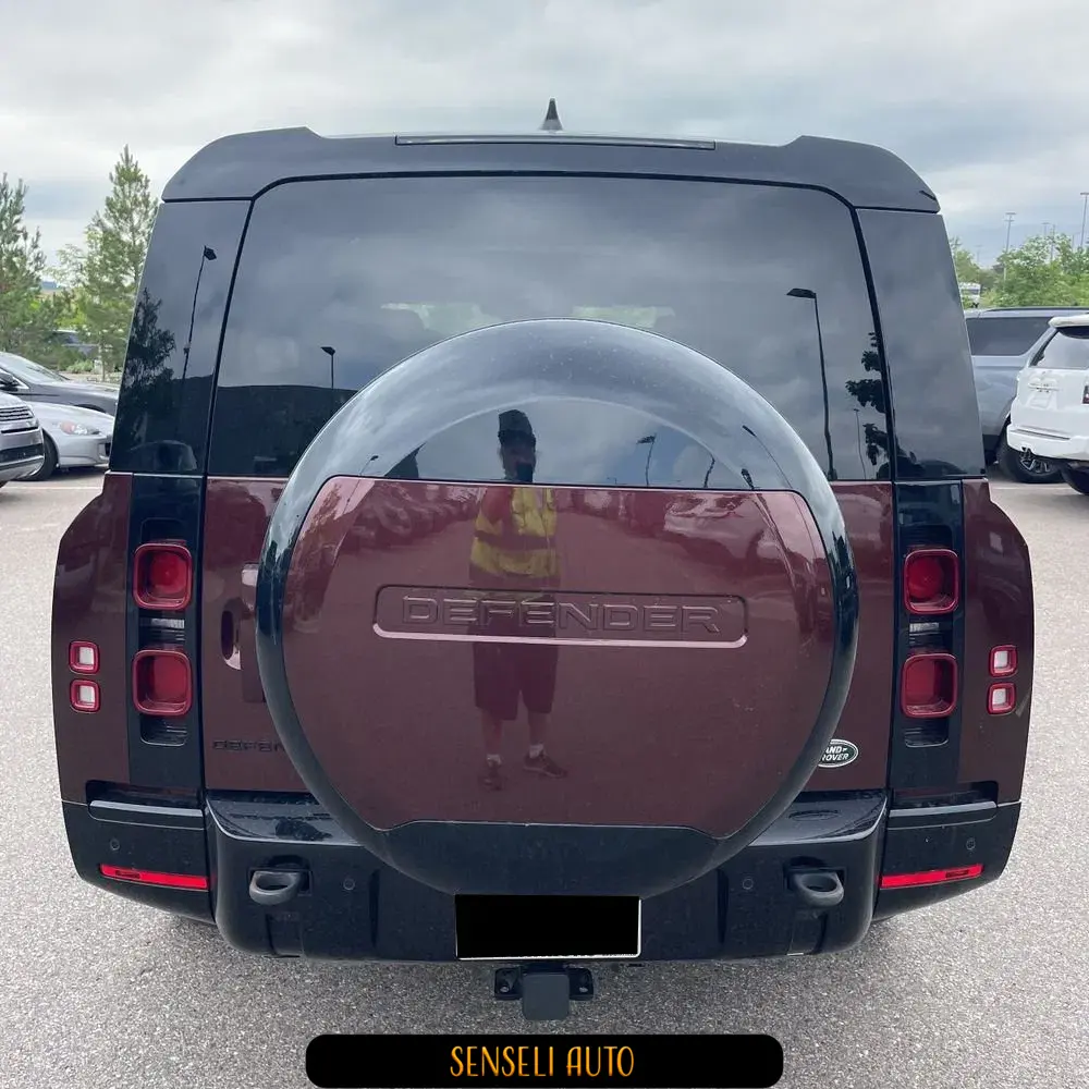 2023 Land Rover Defender 130 X-Dynamic SE