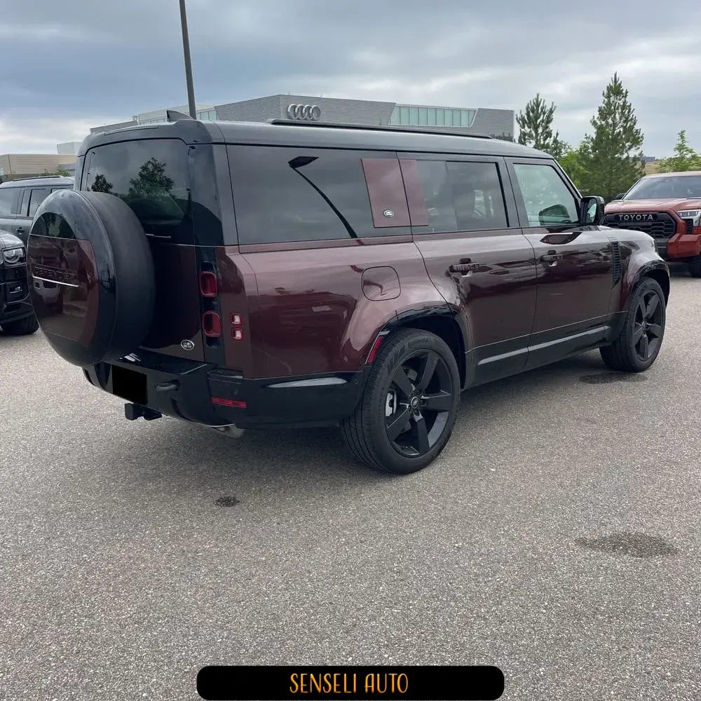 2023 Land Rover Defender 130 X-Dynamic SE