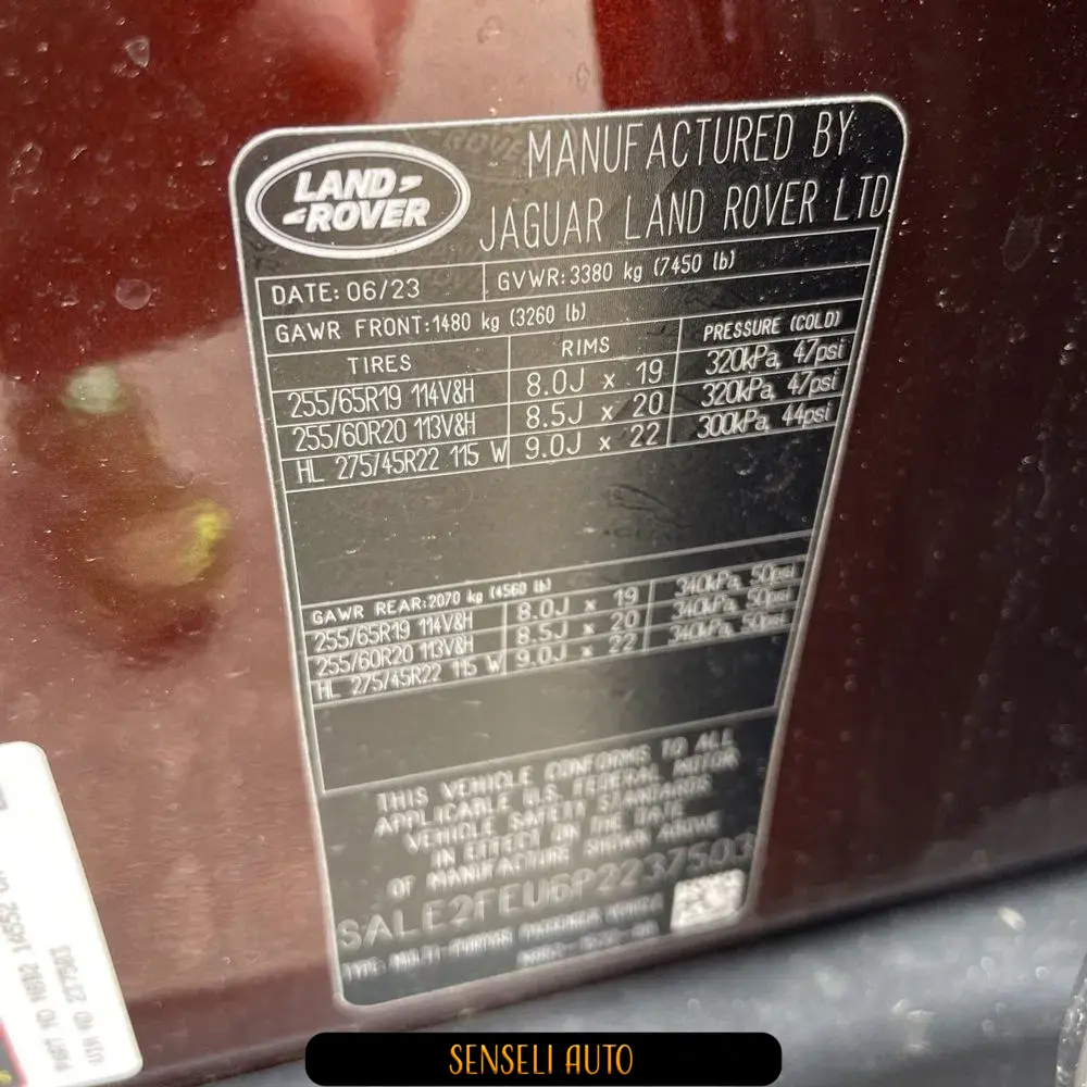2023 Land Rover Defender 130 X-Dynamic SE