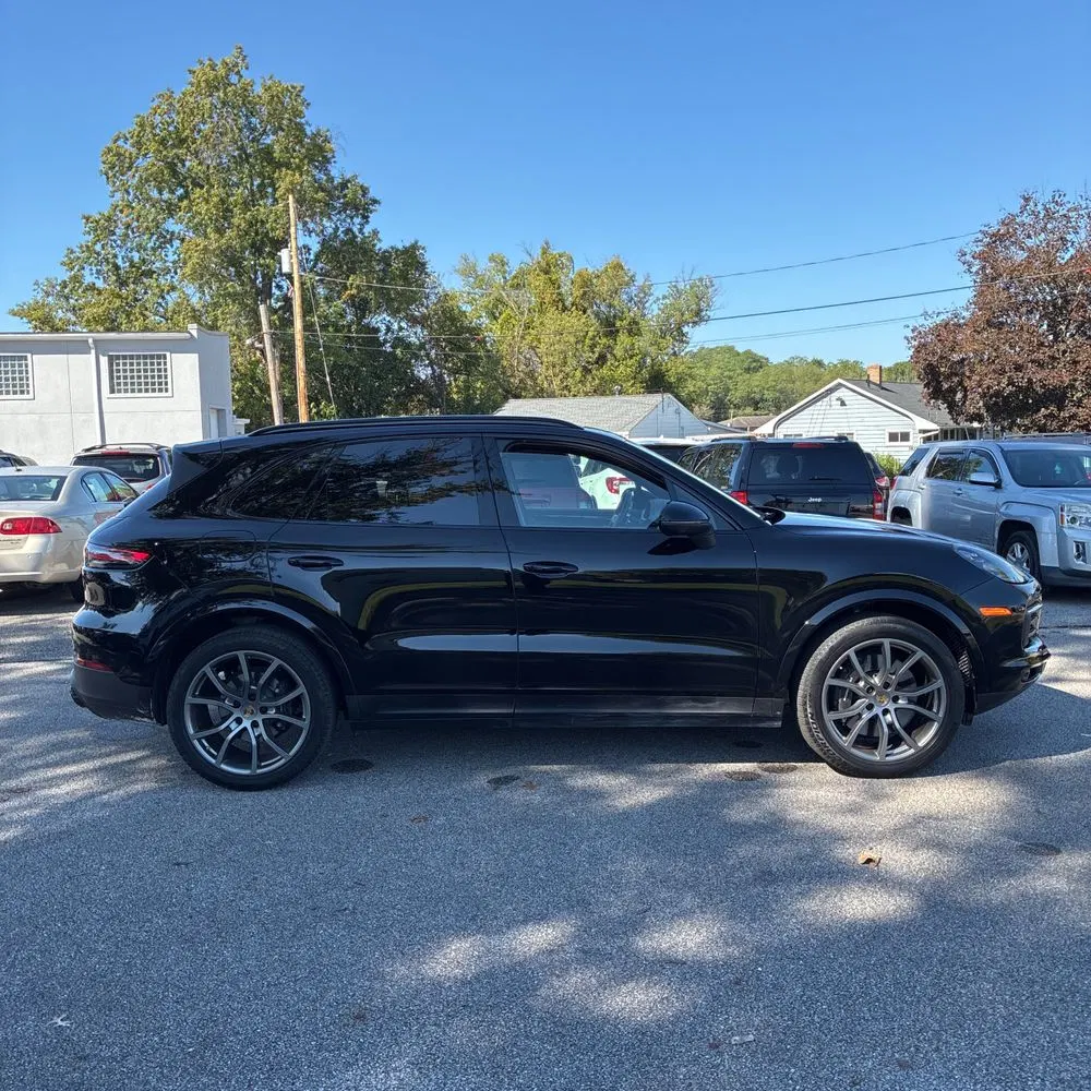 2023 Porsche Cayenne Platinum Edition