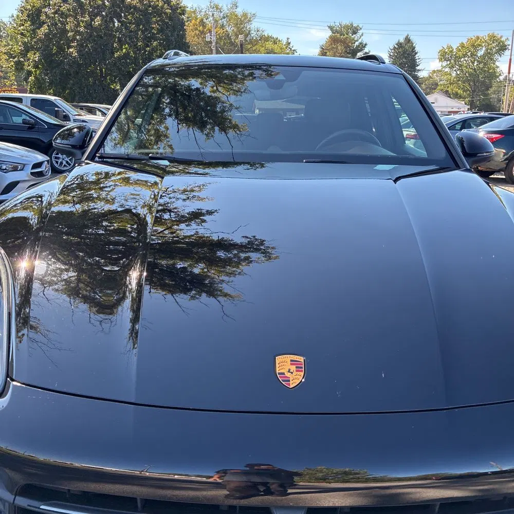 2023 Porsche Cayenne Platinum Edition