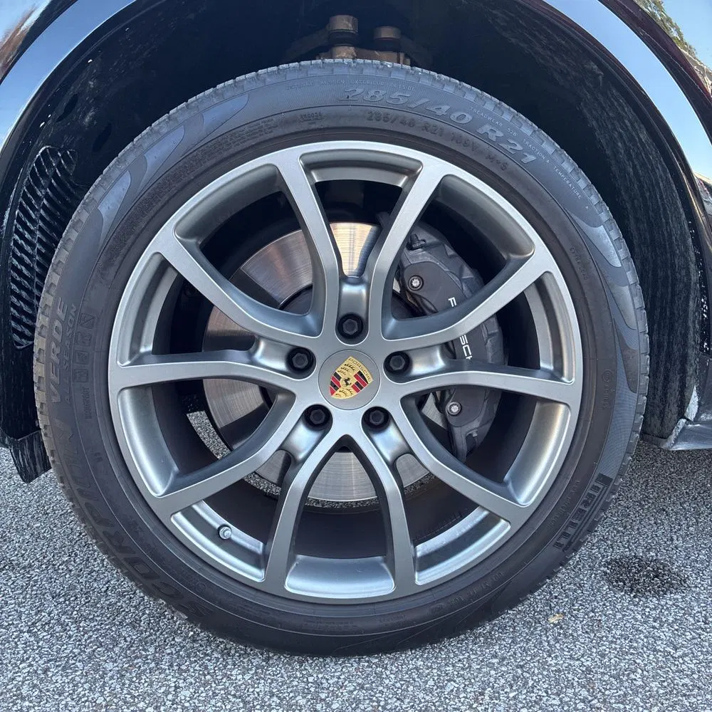 2023 Porsche Cayenne Platinum Edition