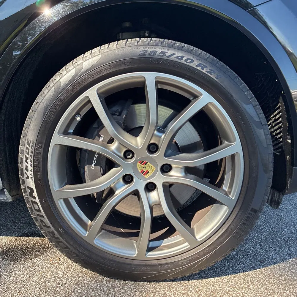 2023 Porsche Cayenne Platinum Edition