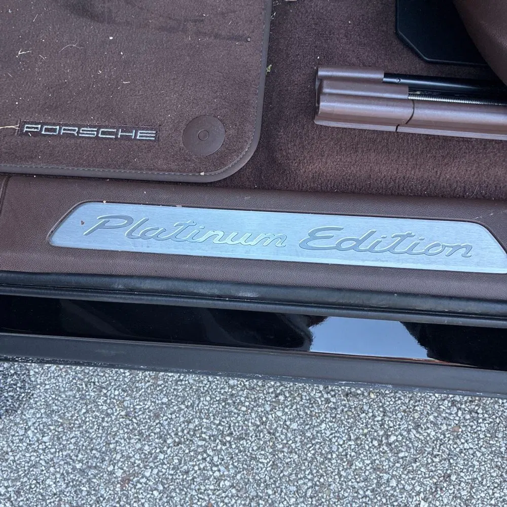 2023 Porsche Cayenne Platinum Edition