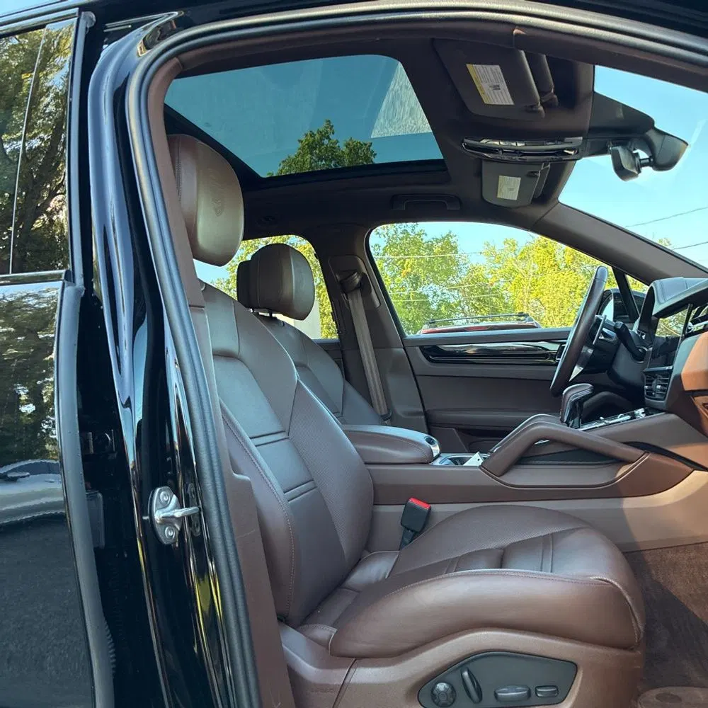 2023 Porsche Cayenne Platinum Edition