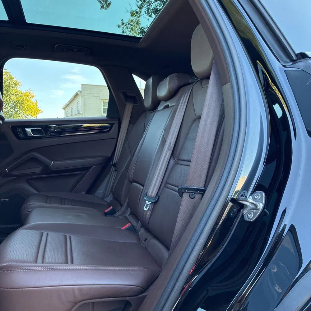 2023 Porsche Cayenne Platinum Edition