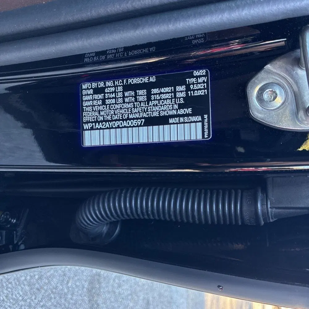 2023 Porsche Cayenne Platinum Edition