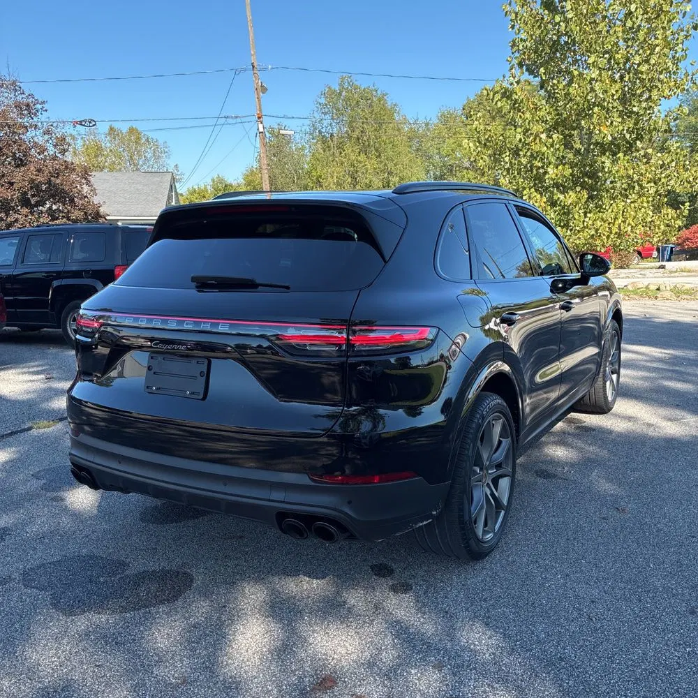 2023 Porsche Cayenne Platinum Edition