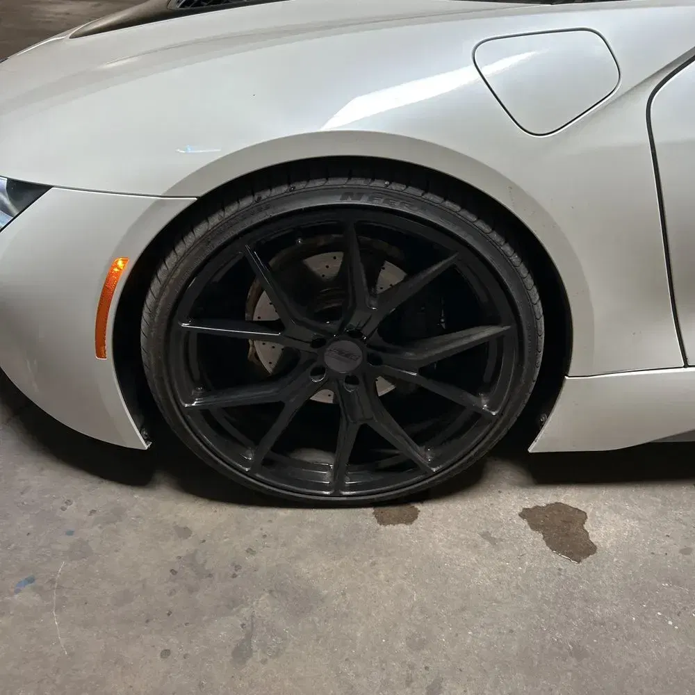 2016 BMW i8