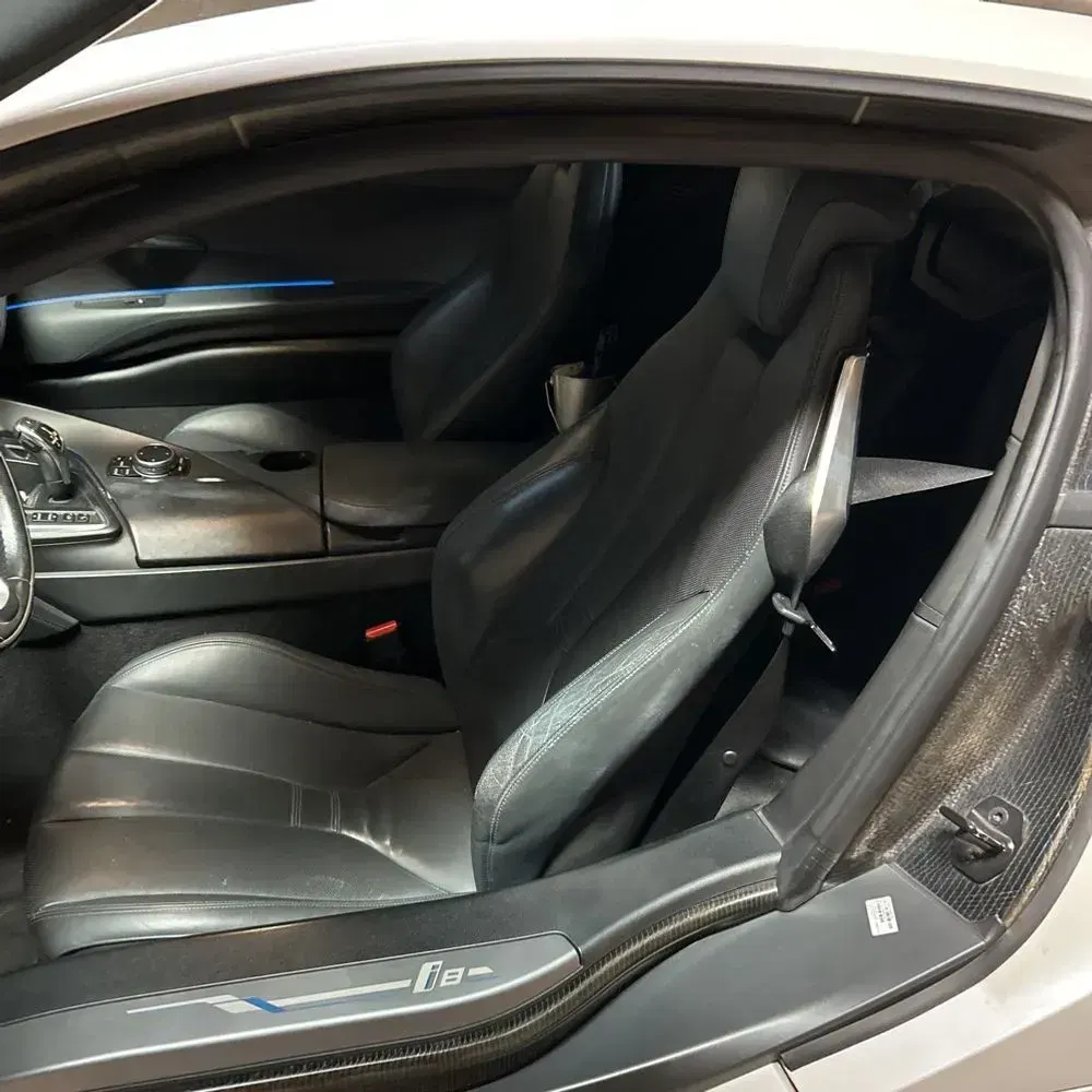 2016 BMW i8