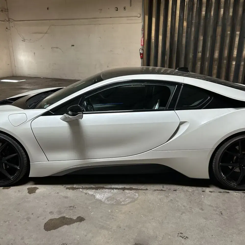 2016 BMW i8