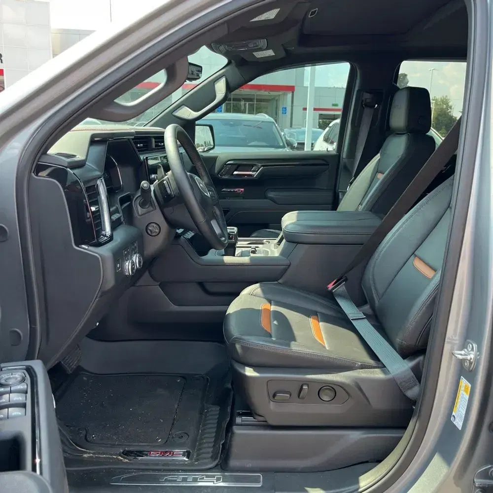 2025 GMC Sierra 1500 AT4