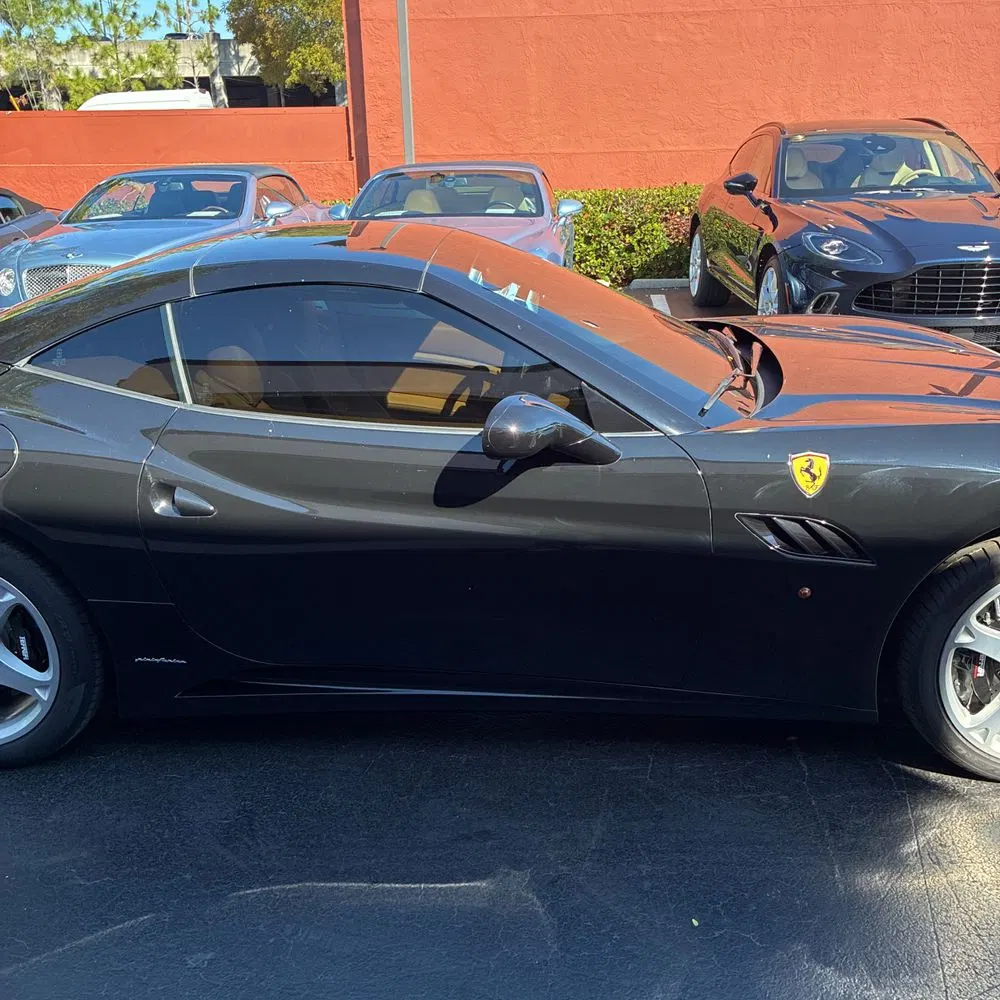2010 Ferrari California Base