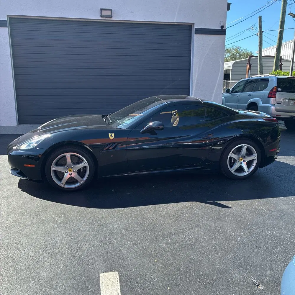 2010 Ferrari California Base