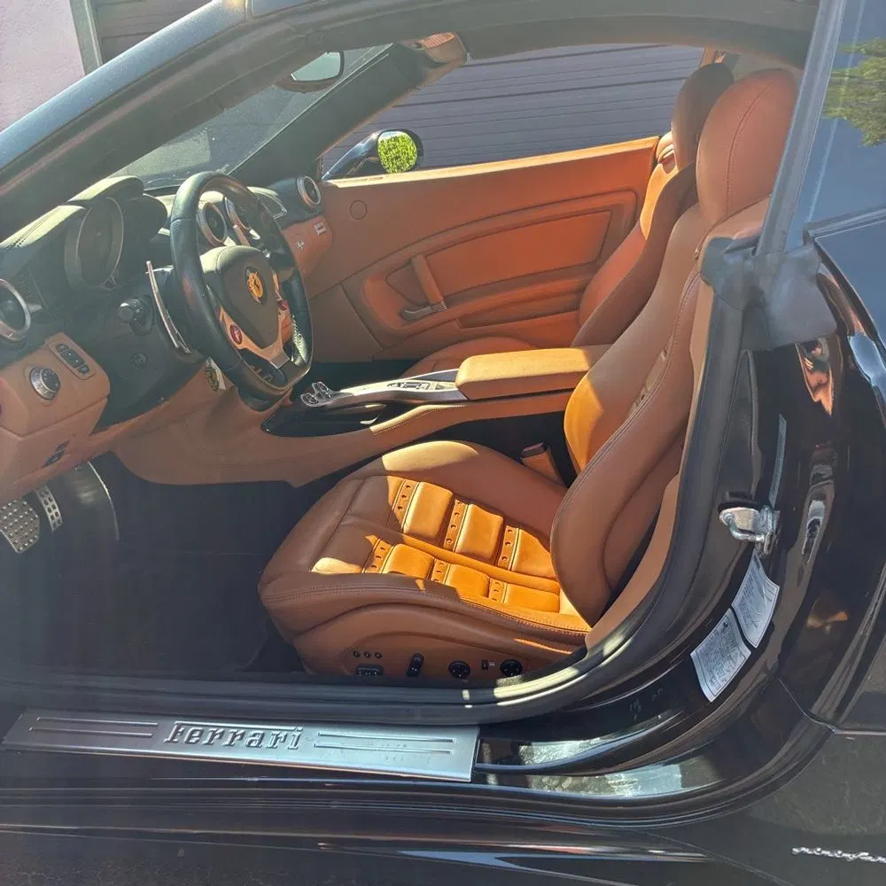 2010 Ferrari California Base