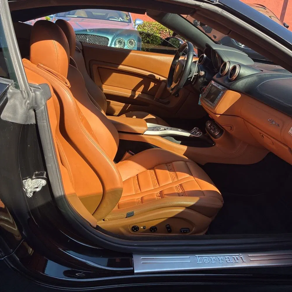 2010 Ferrari California Base