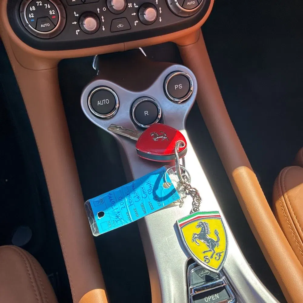 2010 Ferrari California Base