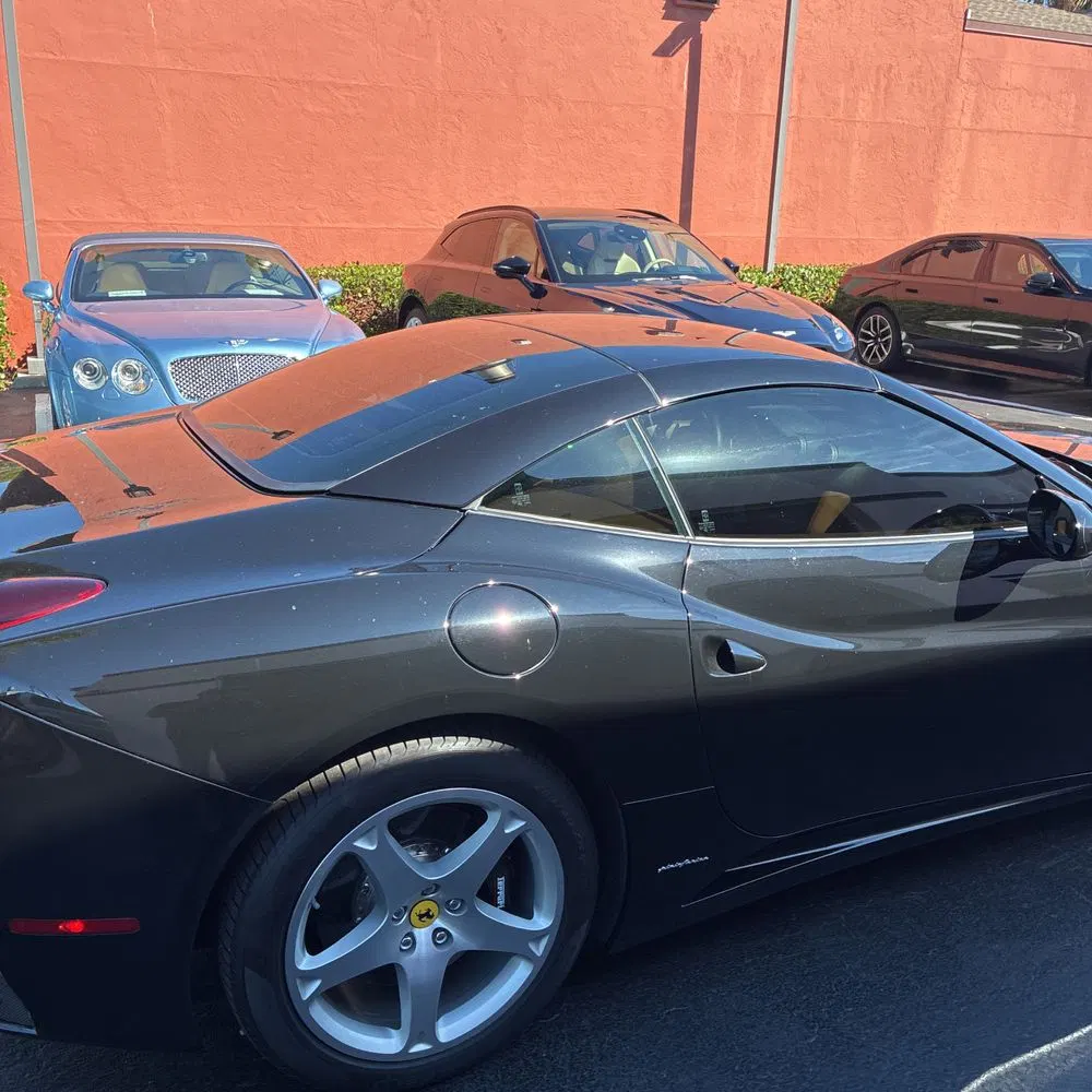 2010 Ferrari California Base