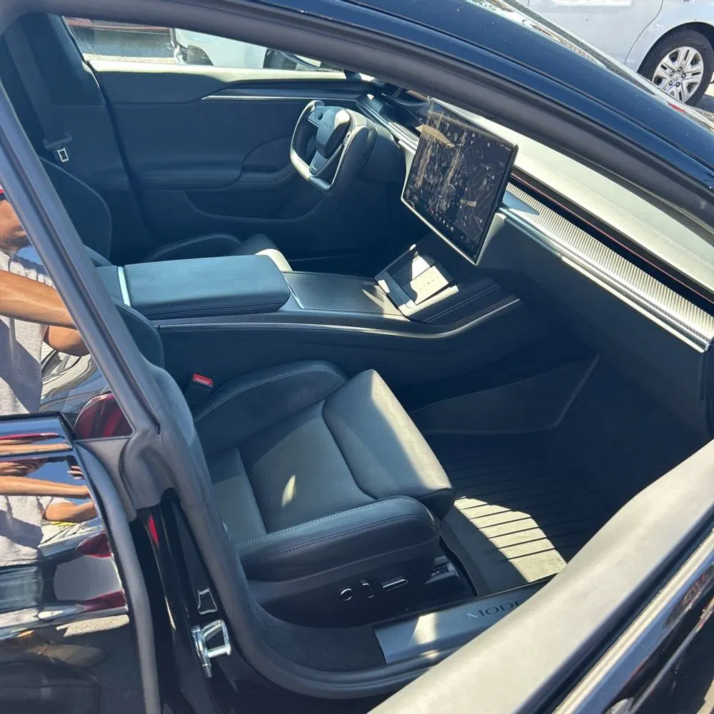 2025 Tesla Model S Plaid