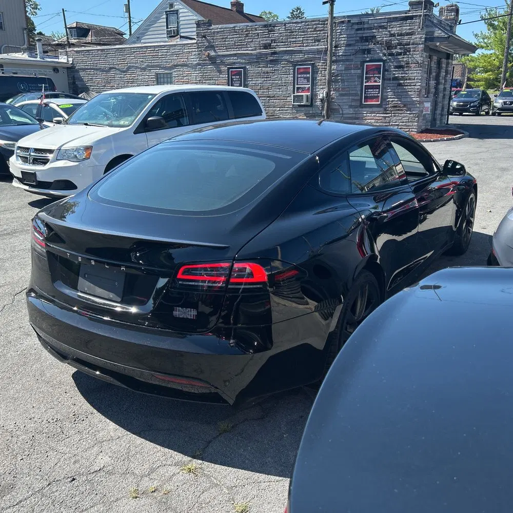 2025 Tesla Model S Plaid