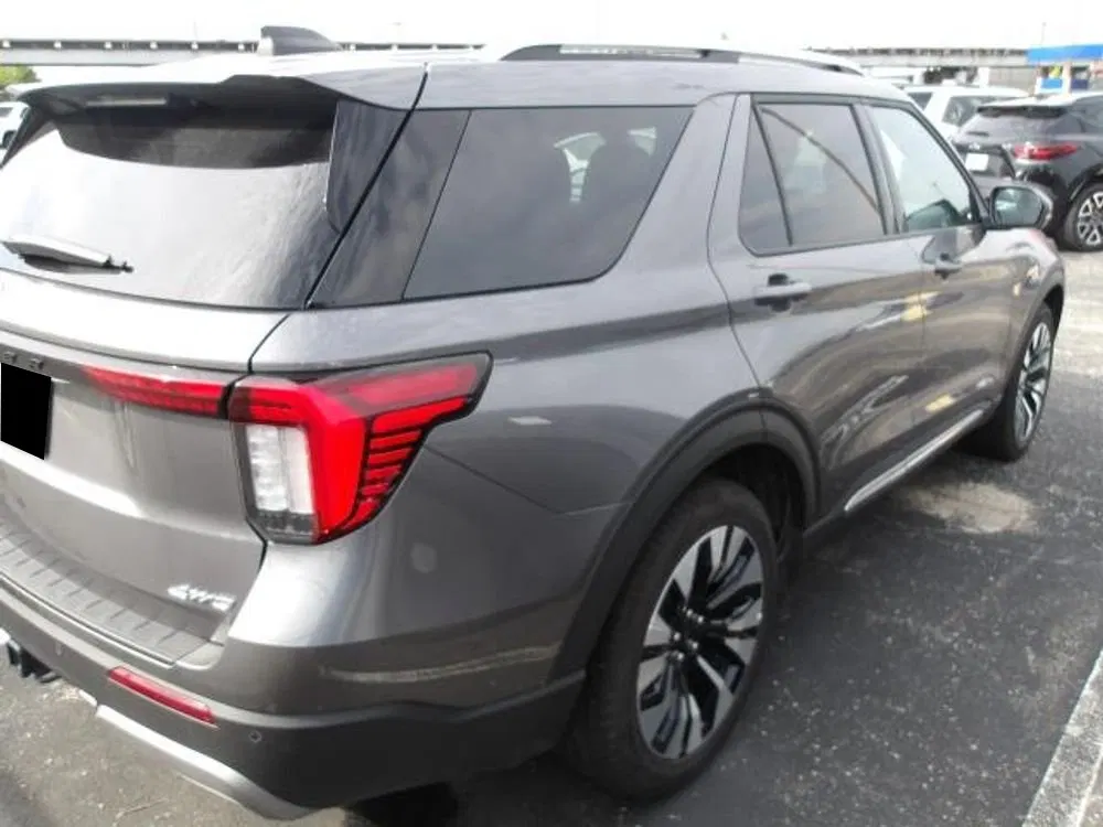 2025 Ford Explorer Platinum