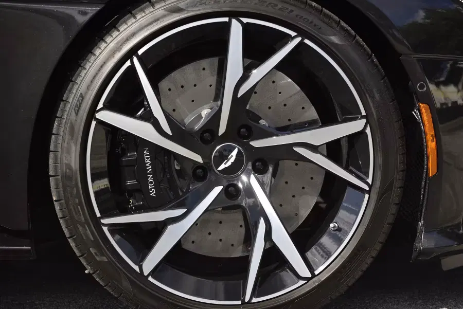 2021 Aston Martin DBS Superleggera 007 Edition