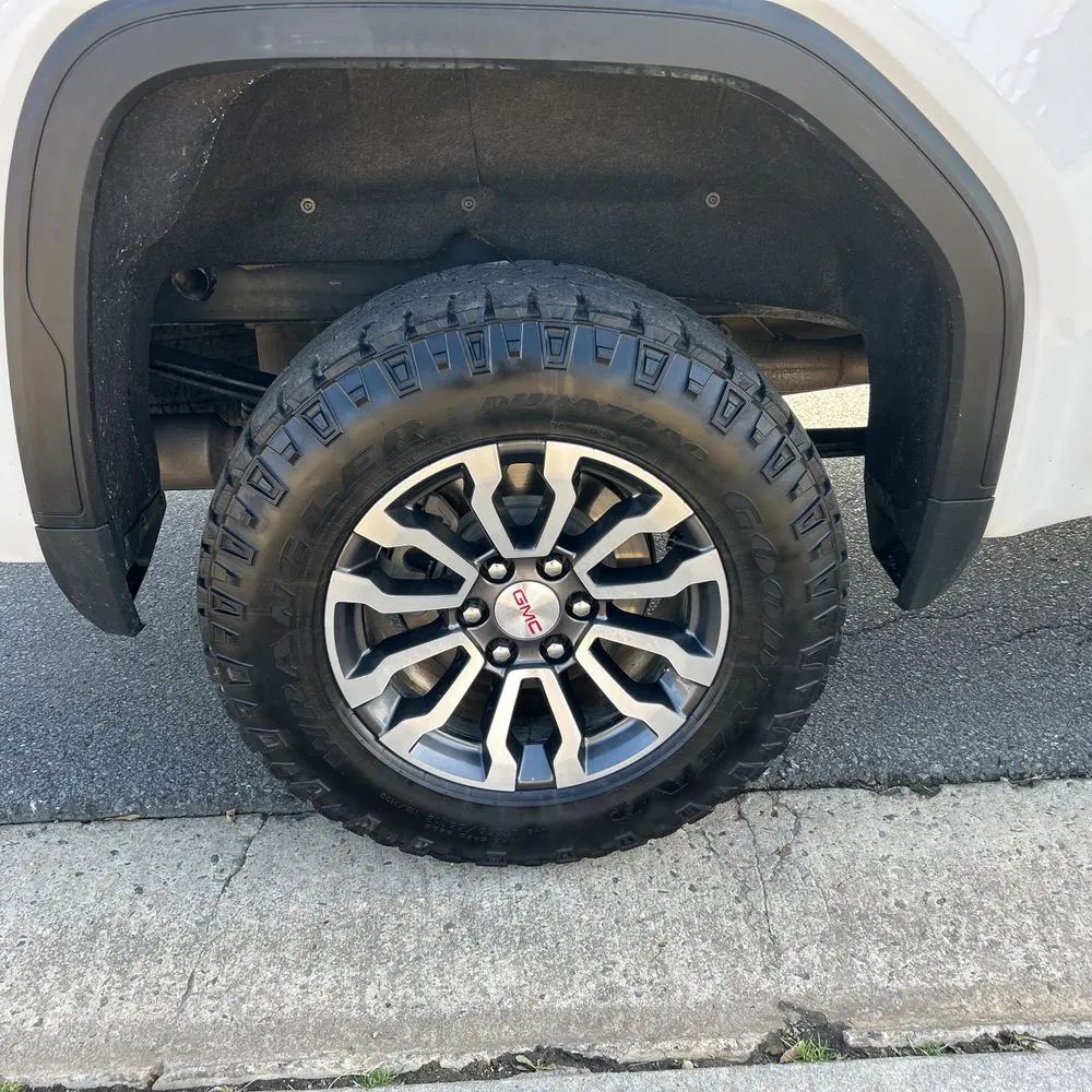 2023 GMC Sierra 1500 AT4