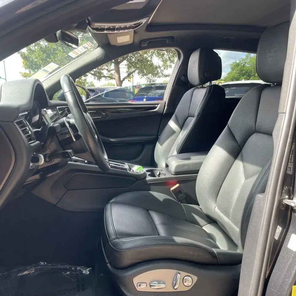 2022 Porsche Macan S